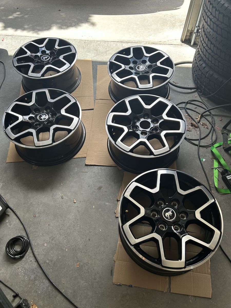 2025 Ford Bronco wheels and tires