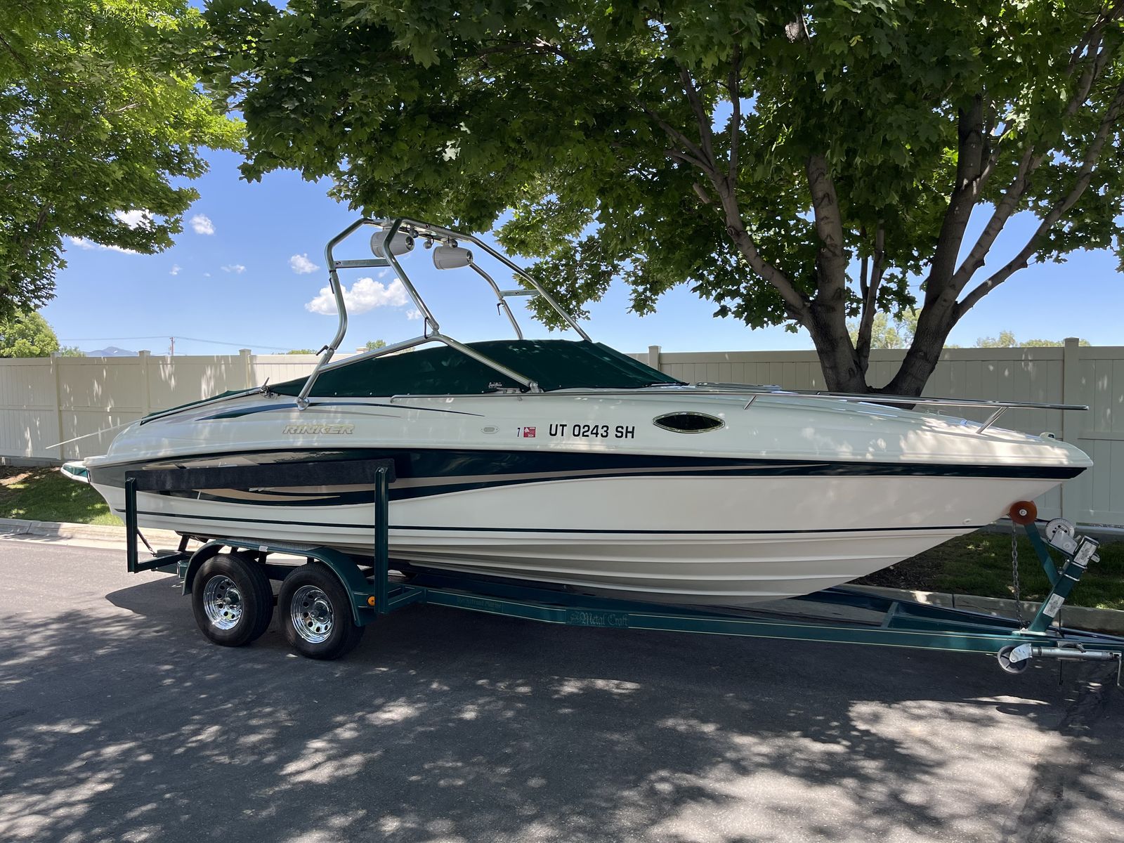 Rinker 232 cuddy with extended swim platform