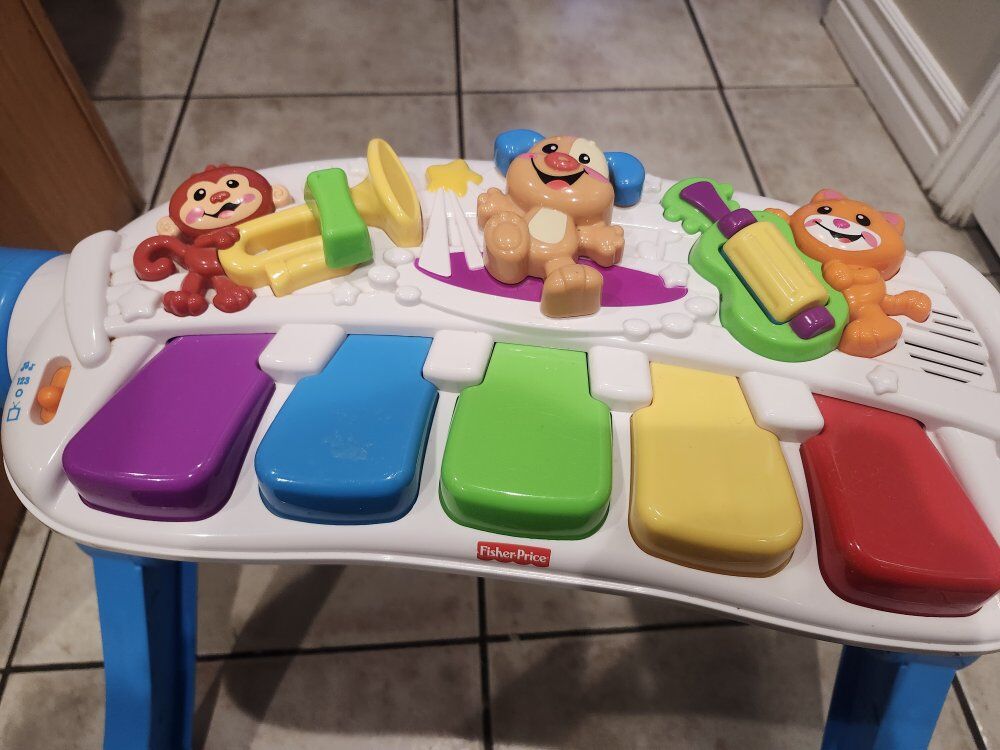 Fisher Price Learn & Move Music Sation