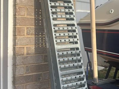 Aluminum loading ramps