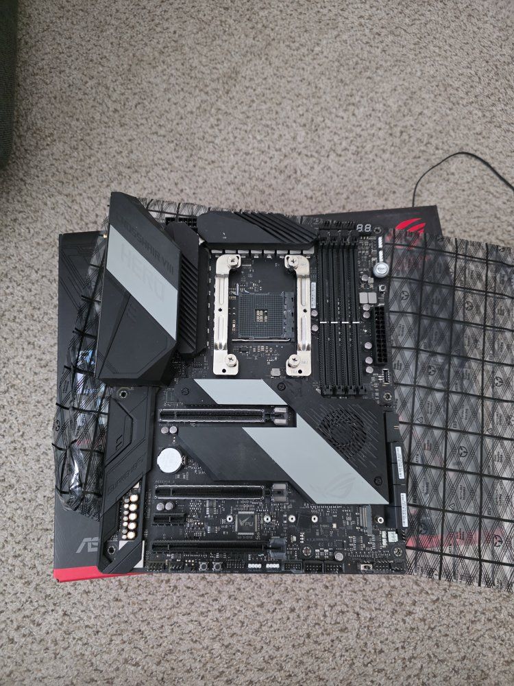 ASUS ROG Crosshair VIII Hero (Wi-Fi) AMD X570 AM4 Gaming Motherboard