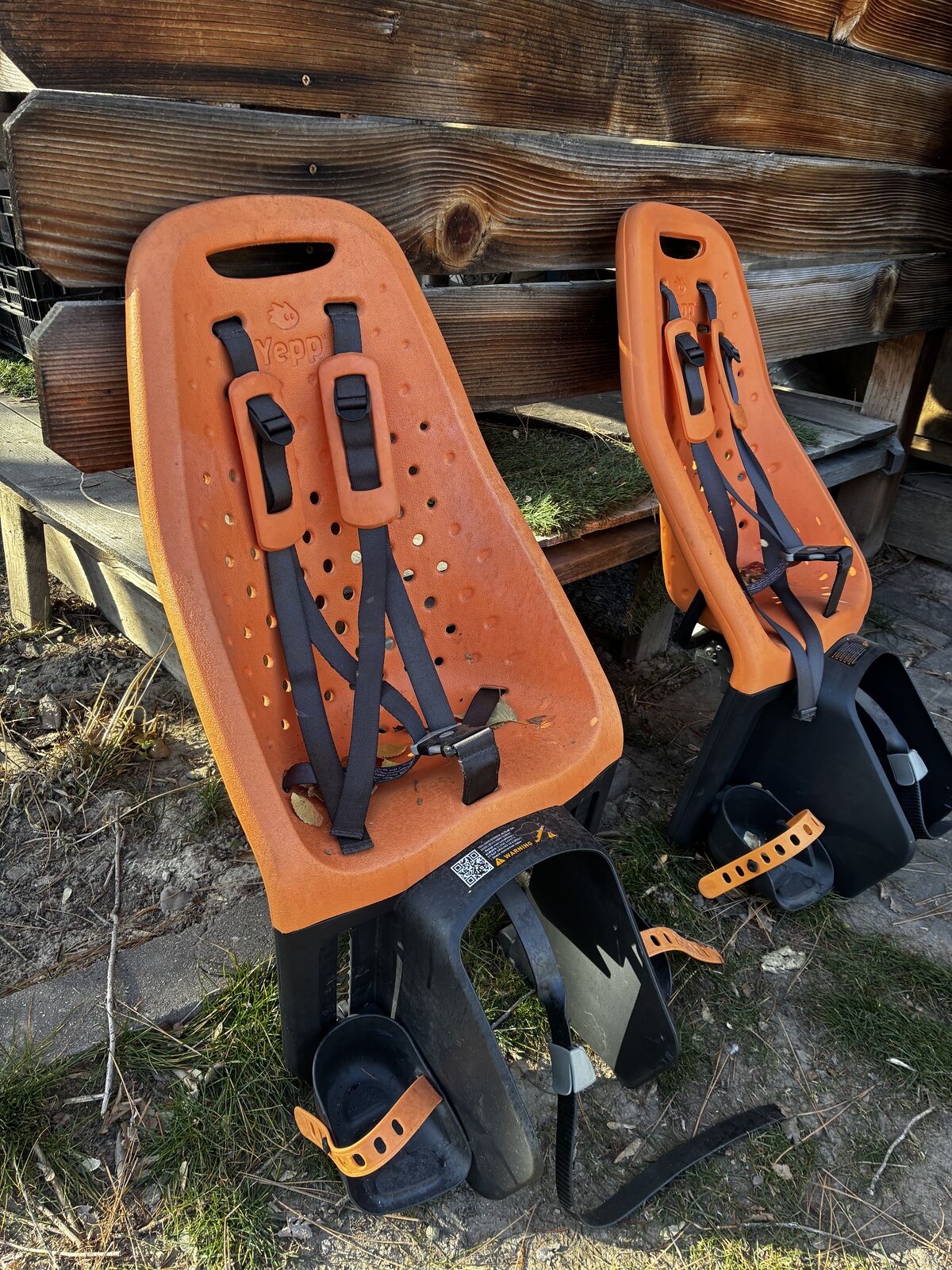 Two Thule Yepp Maxi frame Mount Child Back Seats