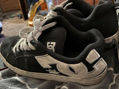 DC Shoes Men's Black and White Skate Sneakers