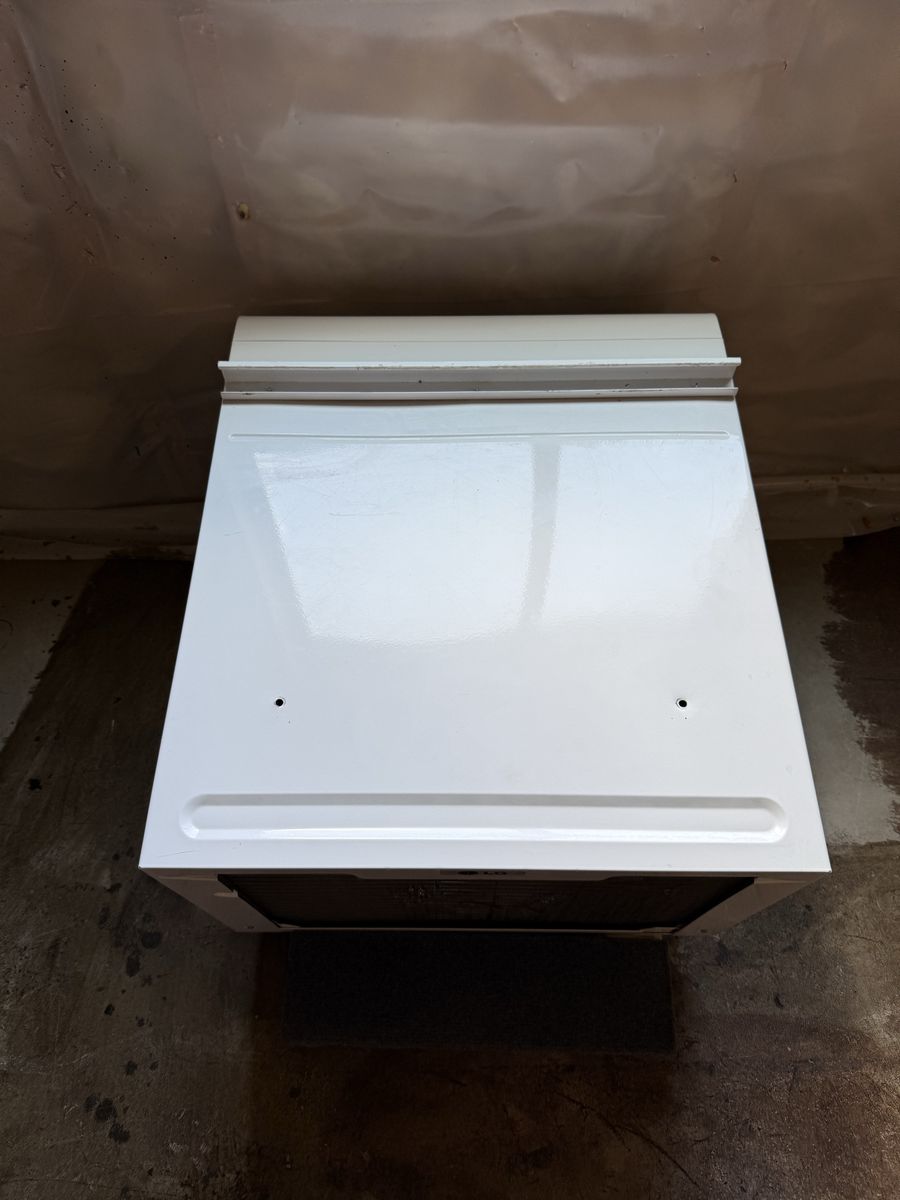 Main image 7