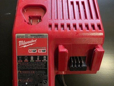 Milwaukee m18 m12 charger