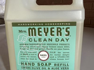 Mrs Meyer’s Basil Soap Refill