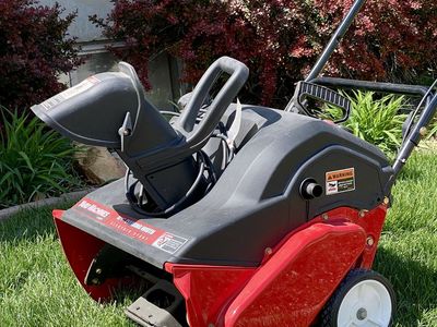 Yard Machine Snow Blower 21 inch Clearing Width - GREAT BUY