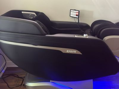 Kyota Yutaka M888 4D Massage Chair - Black - Zero Gravity, Full Body Scan, Lumbar Heat, Bluetooth