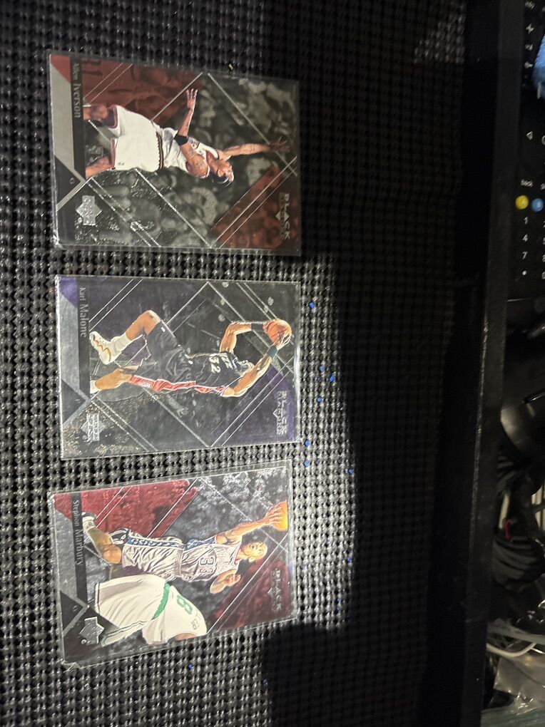 Upper Deck Black Diamond Hologram 2000