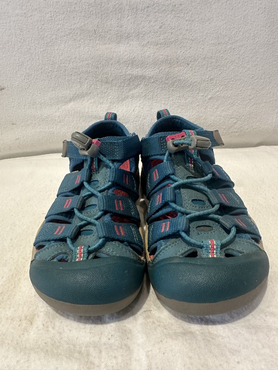 Keen toddler size 13 teal washable, hiking sandals