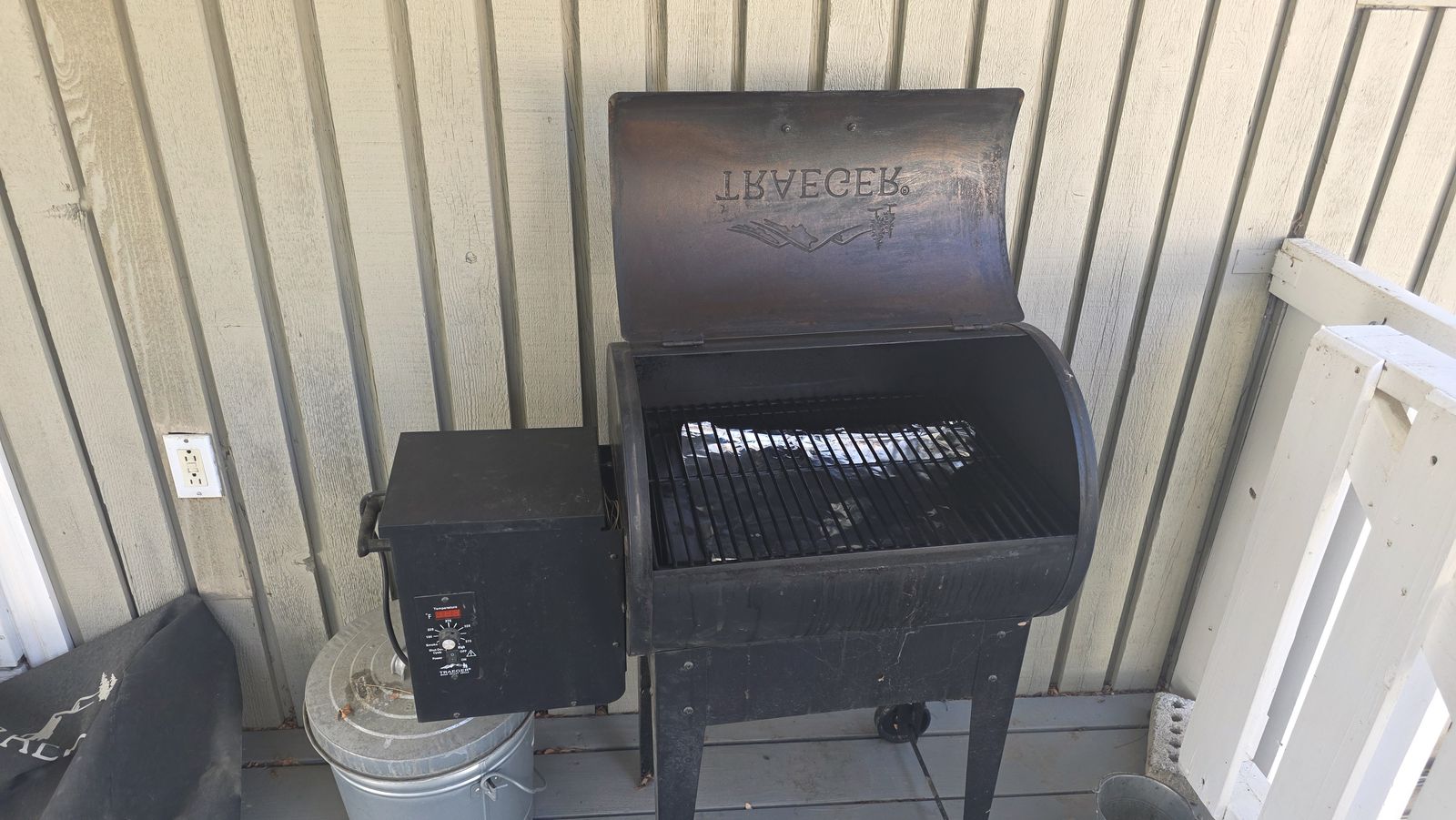 22'' Traeger Smoker Grill