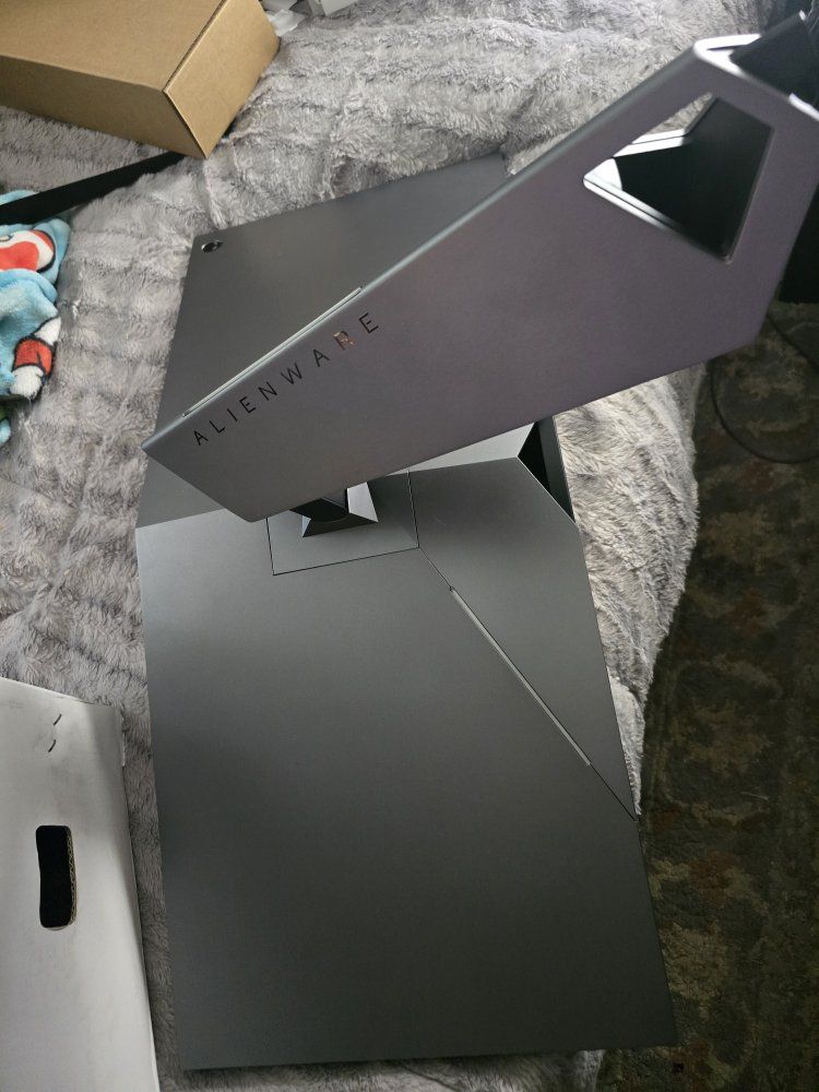 Main image 6