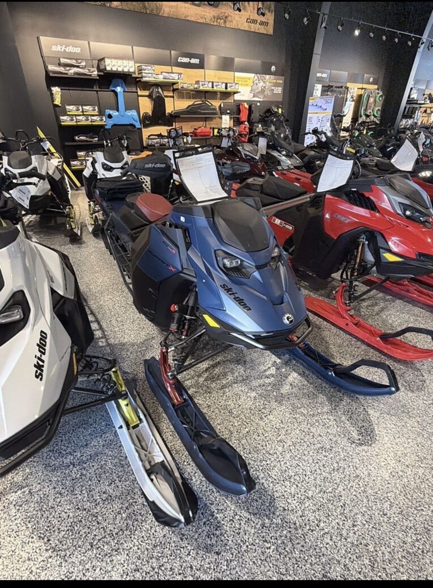 2025 Ski-Doo Summit X 850 Turbo R