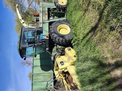 John Deere 5830 chopper