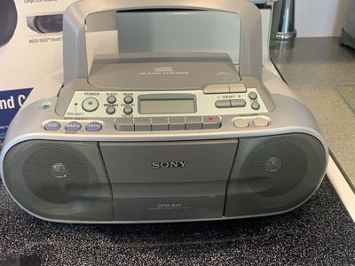 Sony digital tuner and compact, cassette and disc player