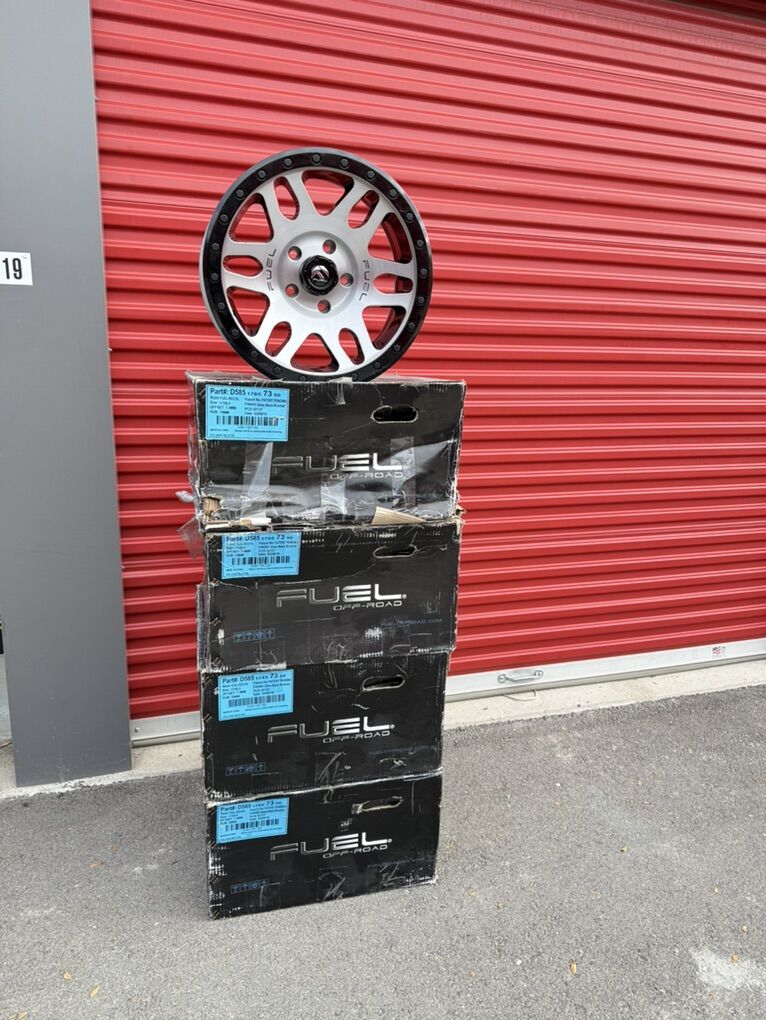 Jeep Wrangler Gladiator Wheels Fuel Recoil 17