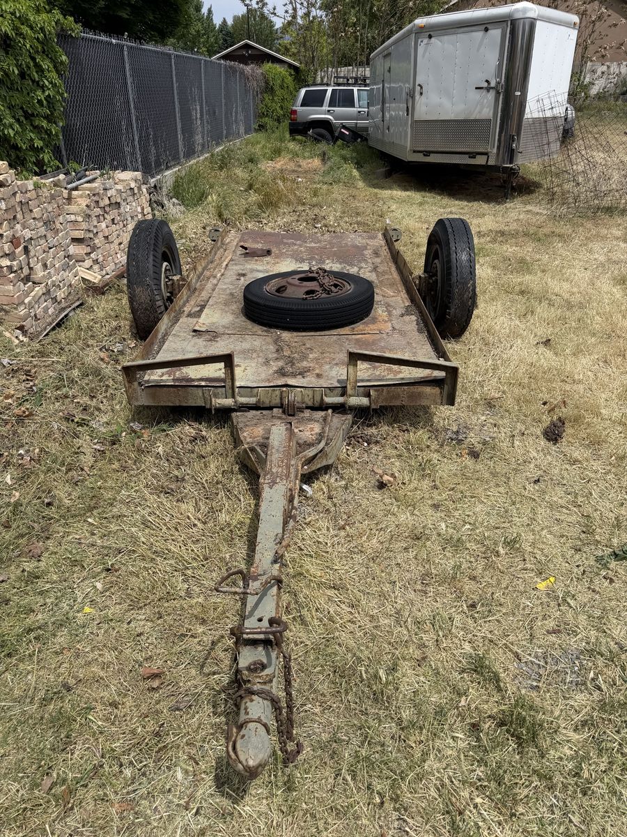 Pivot  / Tilt Bed Trailer