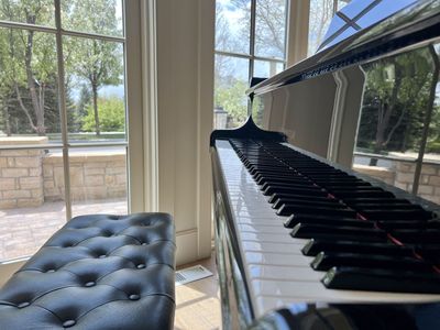 Sherman Clay RG-5 Professional Grand Piano – 7’ Polished Ebony