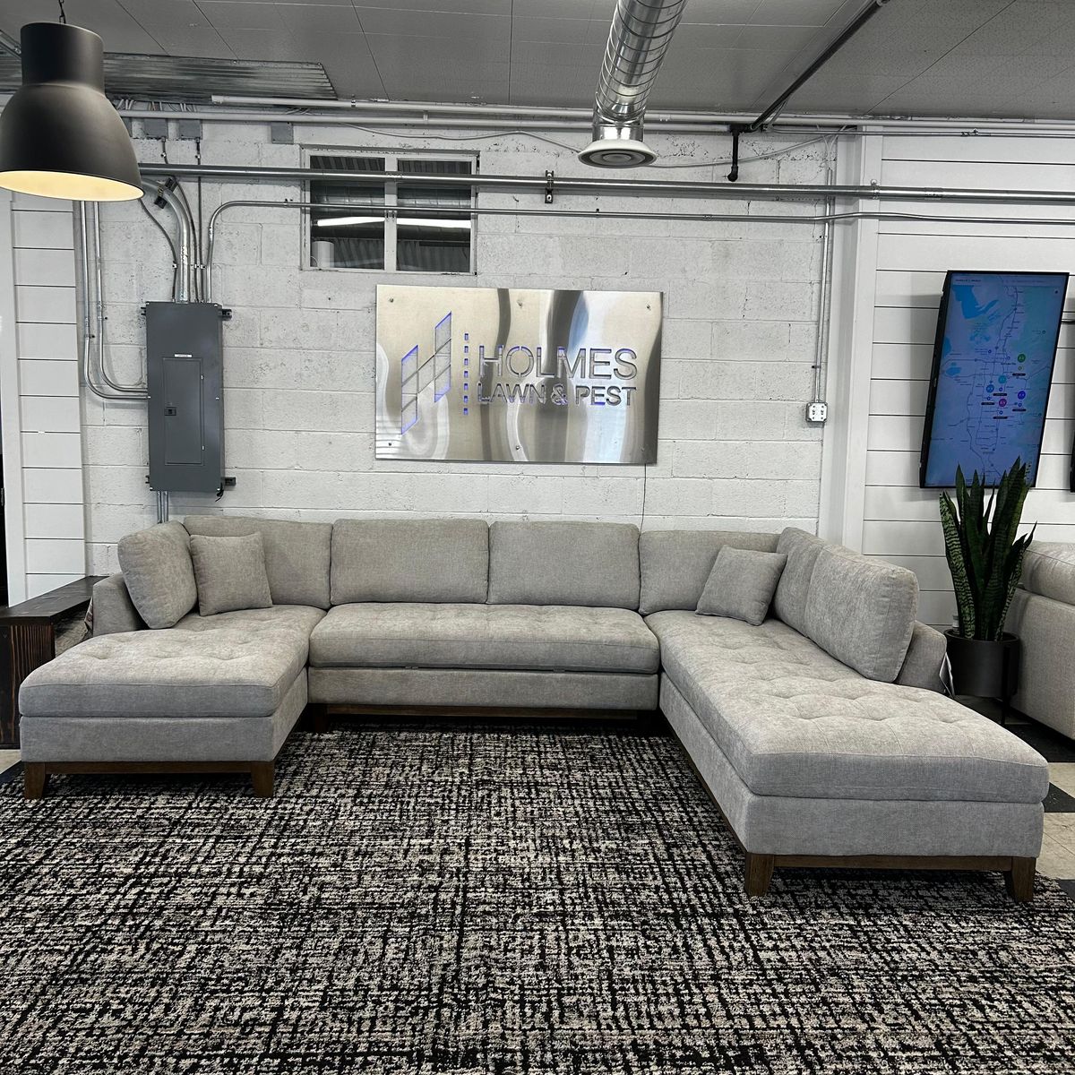 LIKE NEW!! COSTCO THOMASVILLE TAVISH FABRIC SECTIONAL WITH STORAGE!!