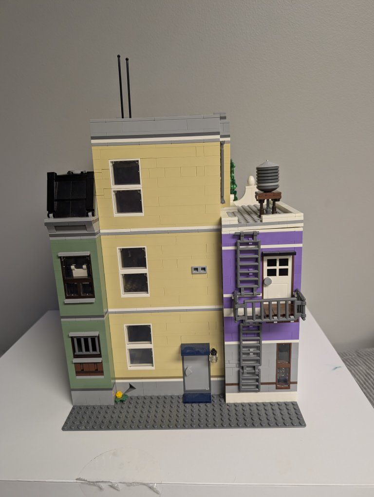 Main image 3