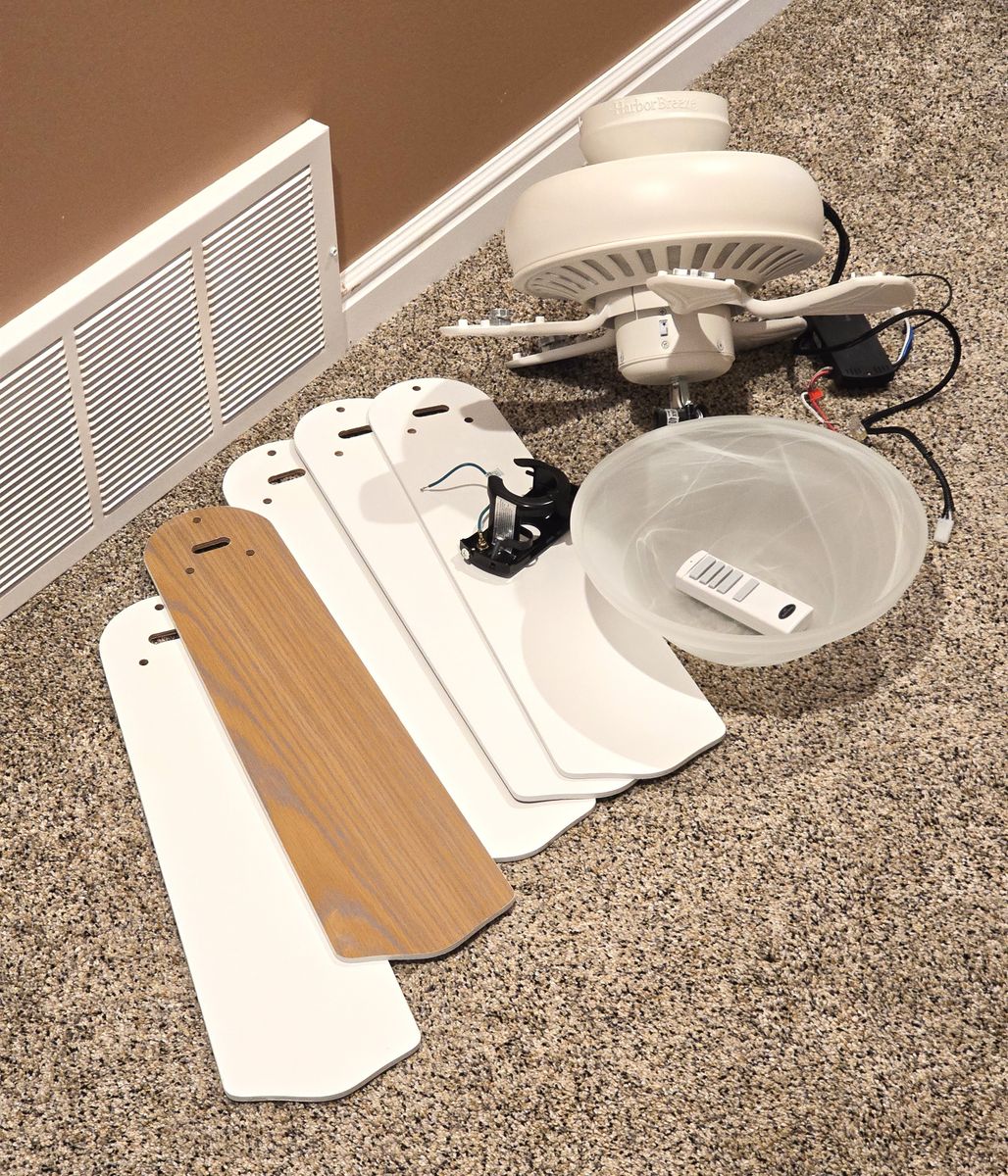 Harbor Breeze Cdeiling fan with Remote control