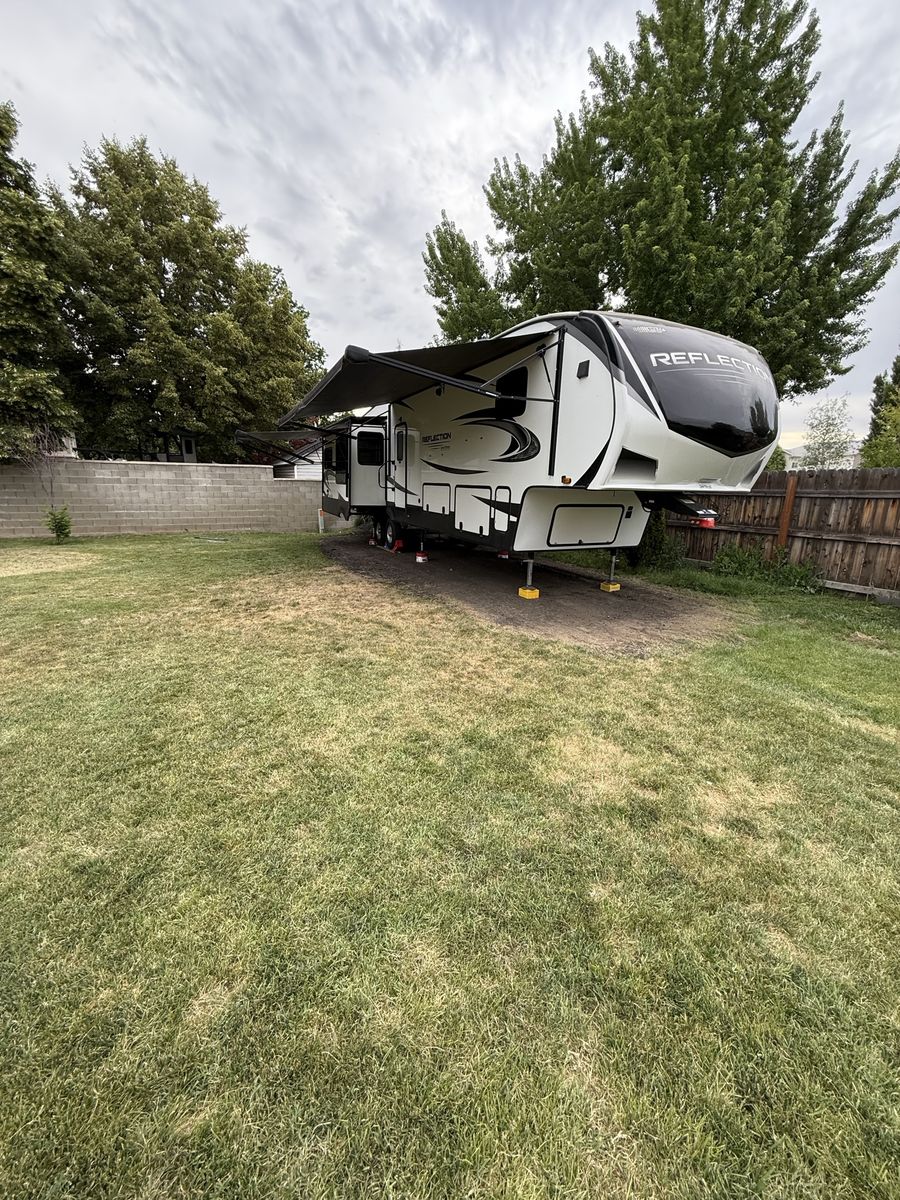 Grand Design Reflection 367BHS Fifth Wheel RV - 2021 Model, Sleeps 9+, Excellent Condition