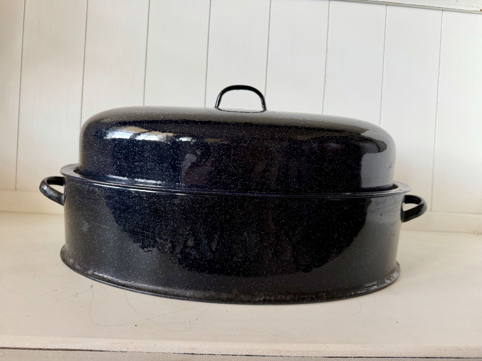 Vintage Savory Black Speckled Enamel Roasting Pan with Lid – 21” Oval Roaster