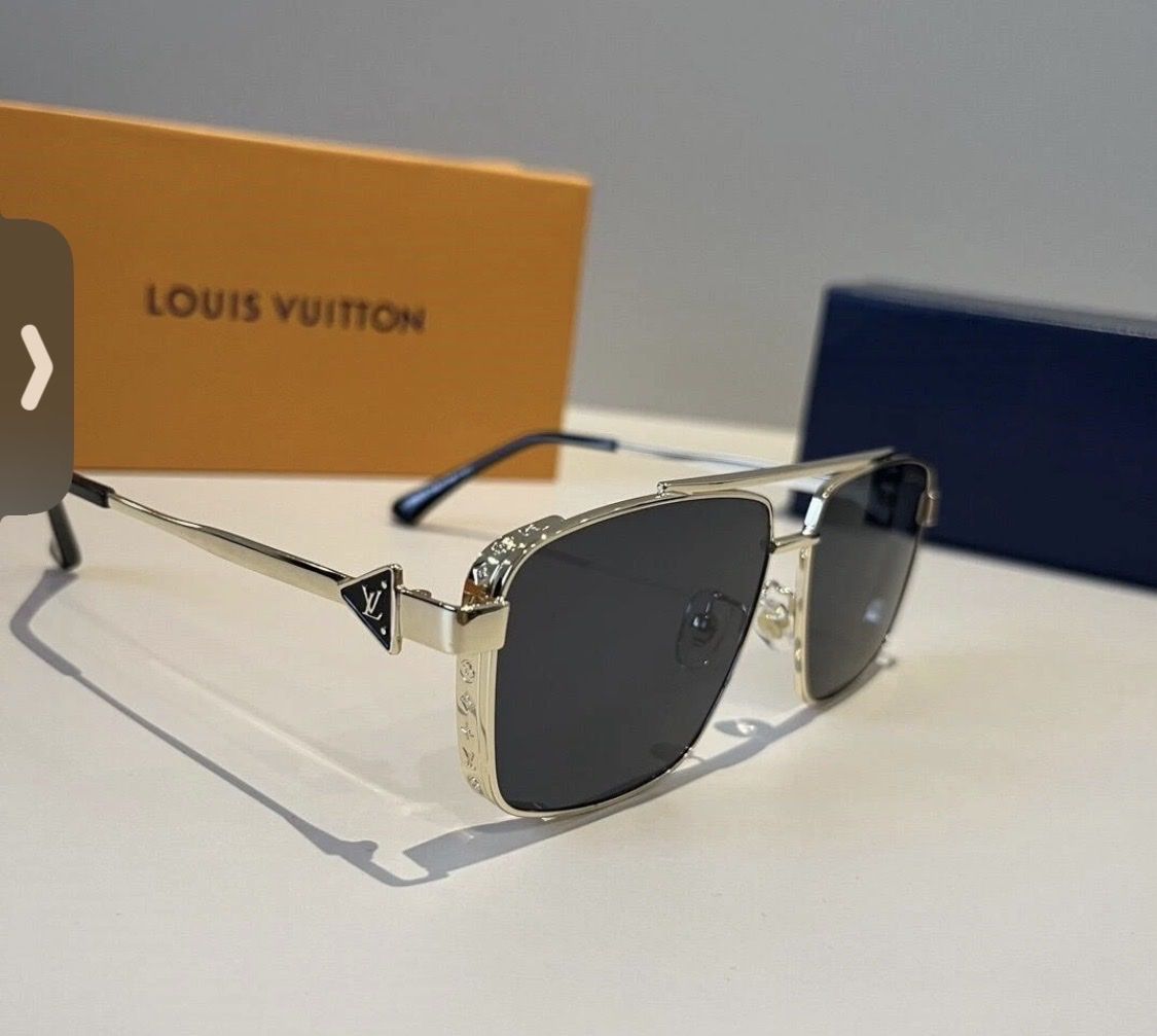 Louis Vuitton Z0259U Sunglasses Light Gold Metal Frame True Black Lenses 