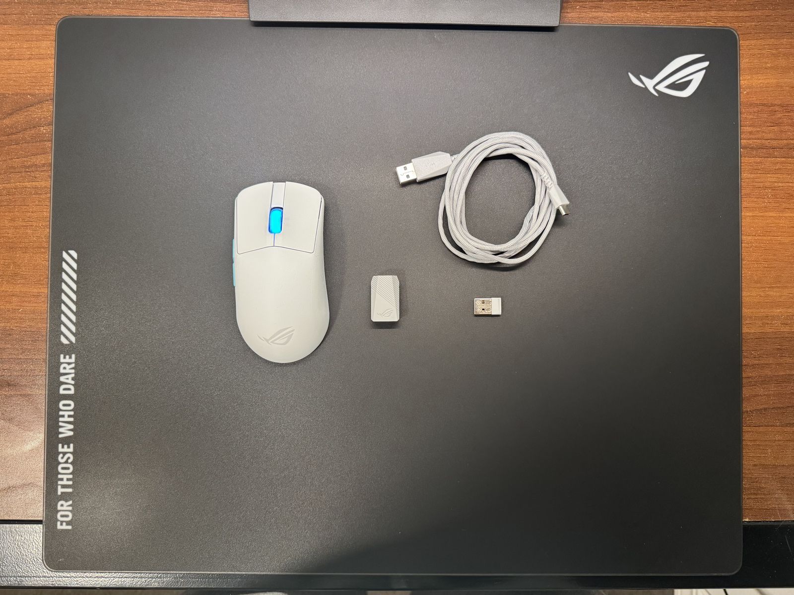 ROG Harpe Ace Aim Lab + ROG Moonstone Ace L Glass Pad – Gaming mouse and mousepad bundle