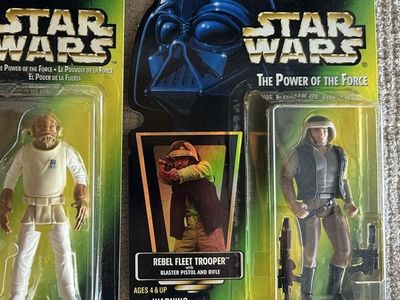 90’s Vintage Star Wars Kenner Action Figure Green Card Rebel Fleet Trooper Blaster Pistol and Rifle (Power of the Force)