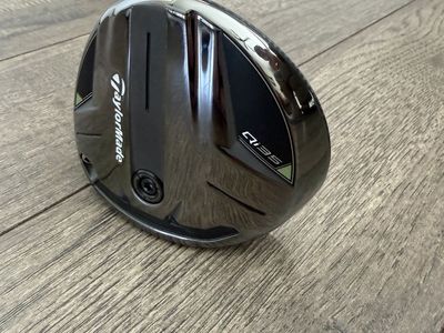 TaylorMade Qi35 Driver – Like New + Upgraded Shaft