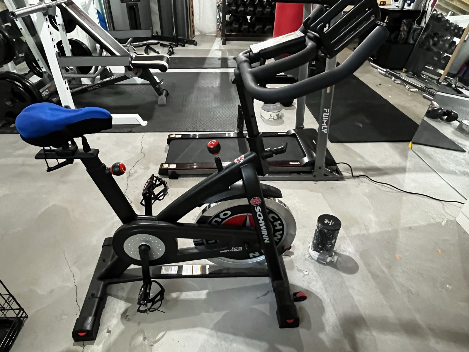 Schwinn IC3 Indoor Cycling Bike - Studio Cycle with Tablet Holder, Bluetooth - Excellent Condition