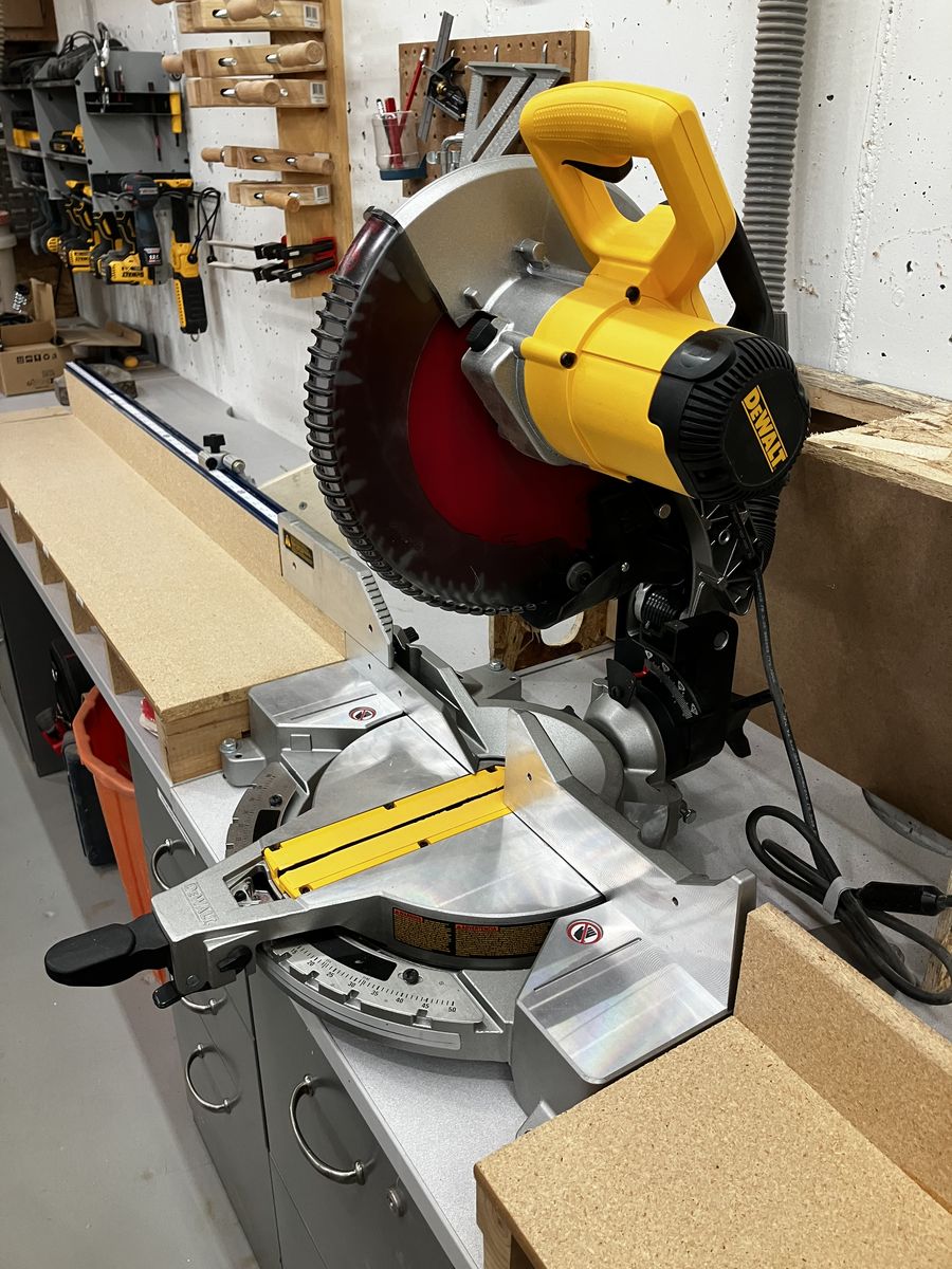 Dewalt 12" Compound Miter Saw (DW715)
