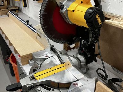 Dewalt 12" Compound Miter Saw (DW715)