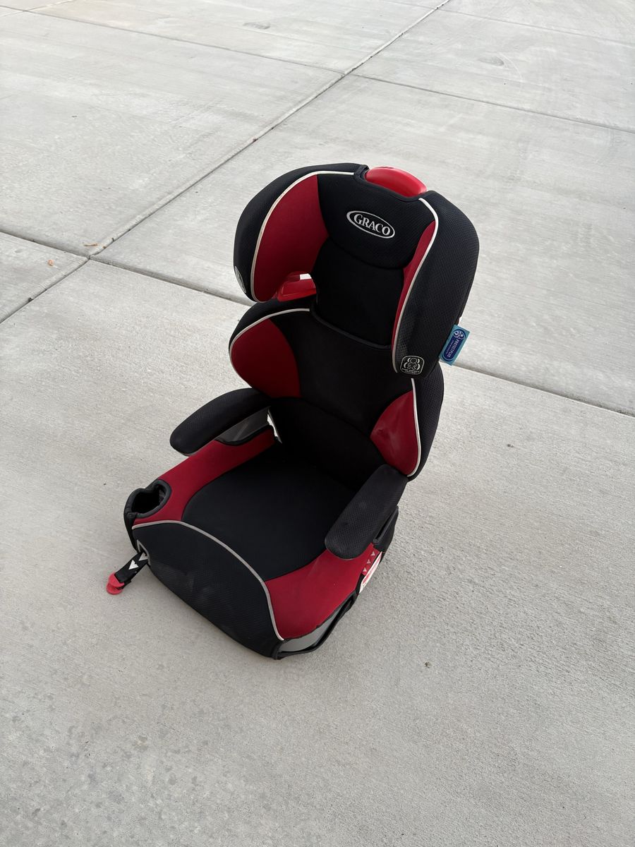 Graco Booster Seat - Black/Red, Adjustable Headrest, Cup Holder (I have 3 available)