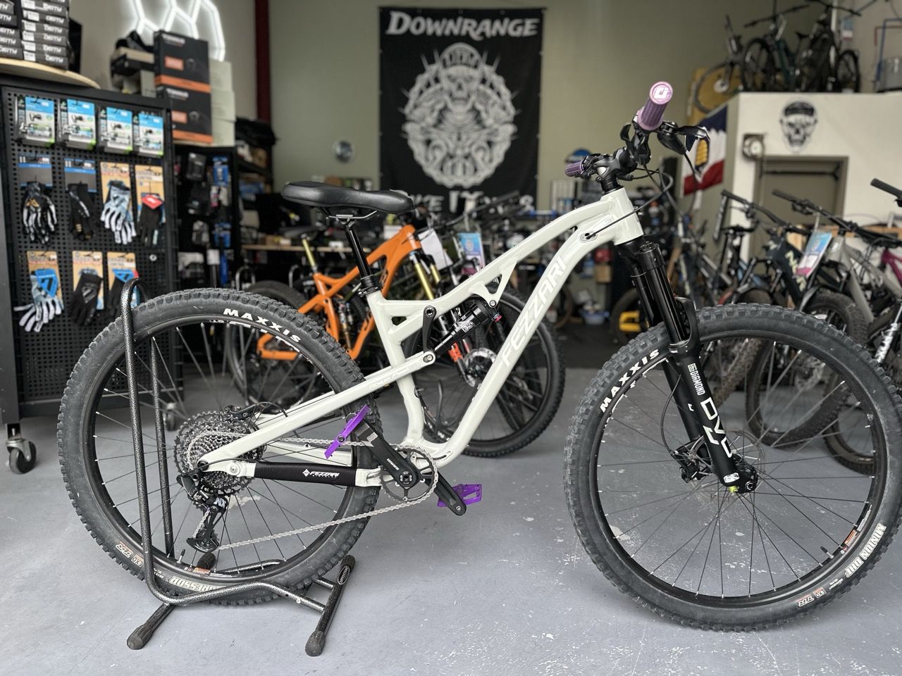 Certified Used Fezzari/ARI Abajo Peak Full Suspension Mountain Bike (M)