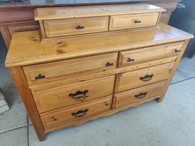 Cute 8 Drawer Dresser