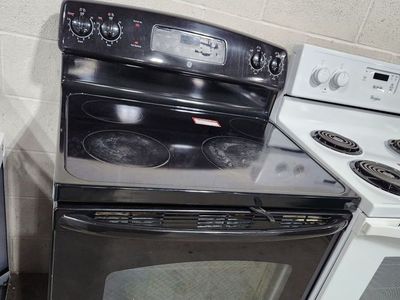 GE 30" Electric Range Smooth Glass Cooktop Oven - Black