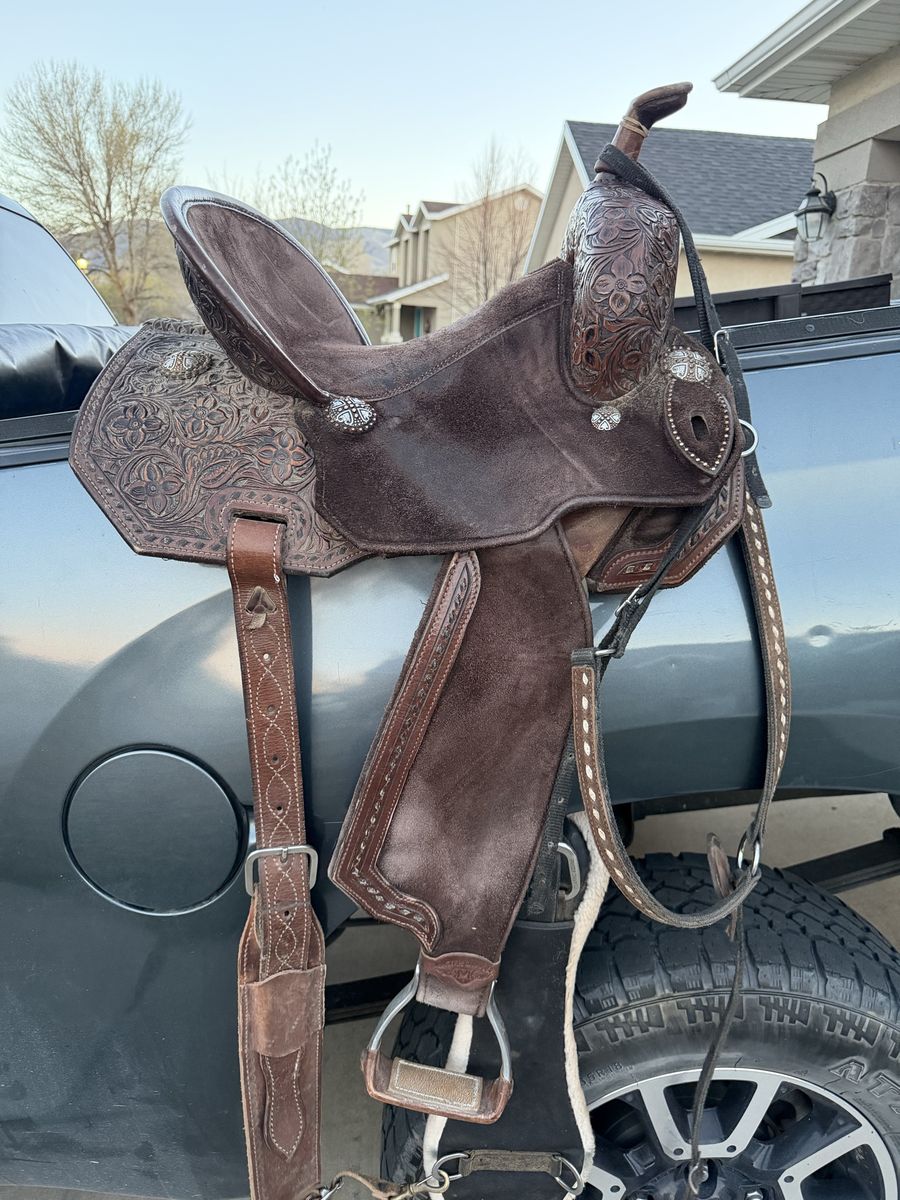 Masters barrel saddle