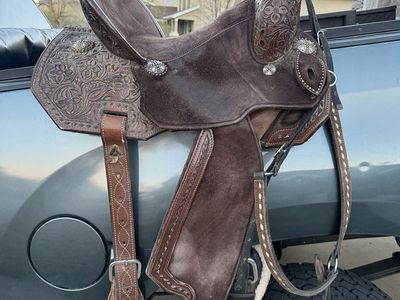 Masters barrel saddle