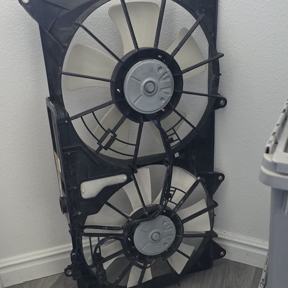 is300 2000-2005 radiator fans