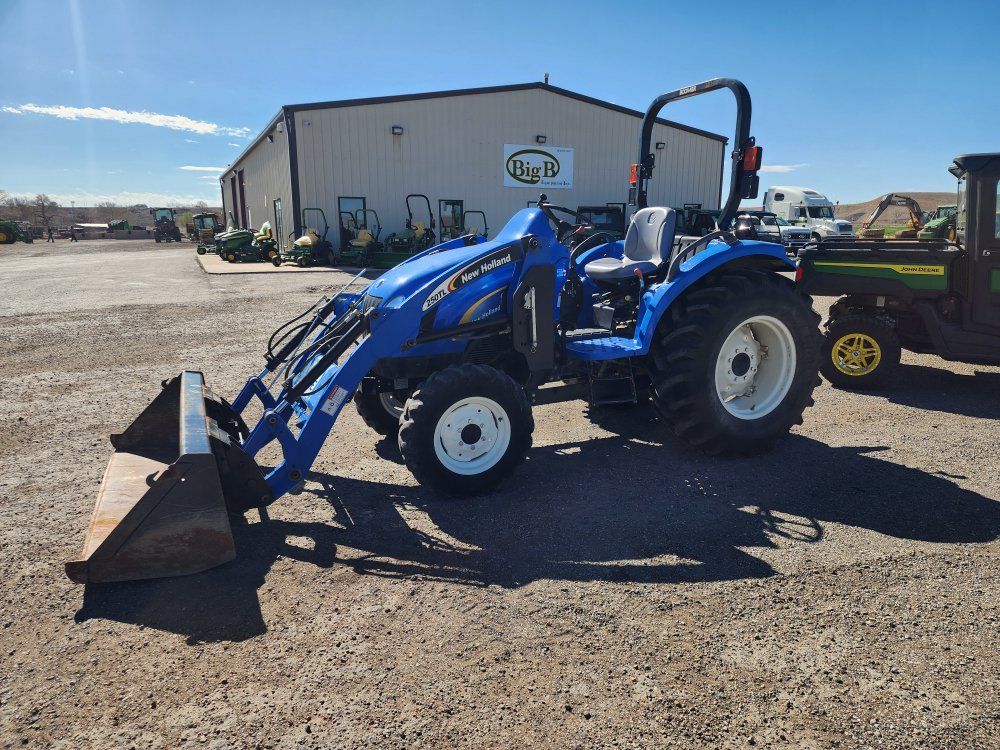 New Holland T2330