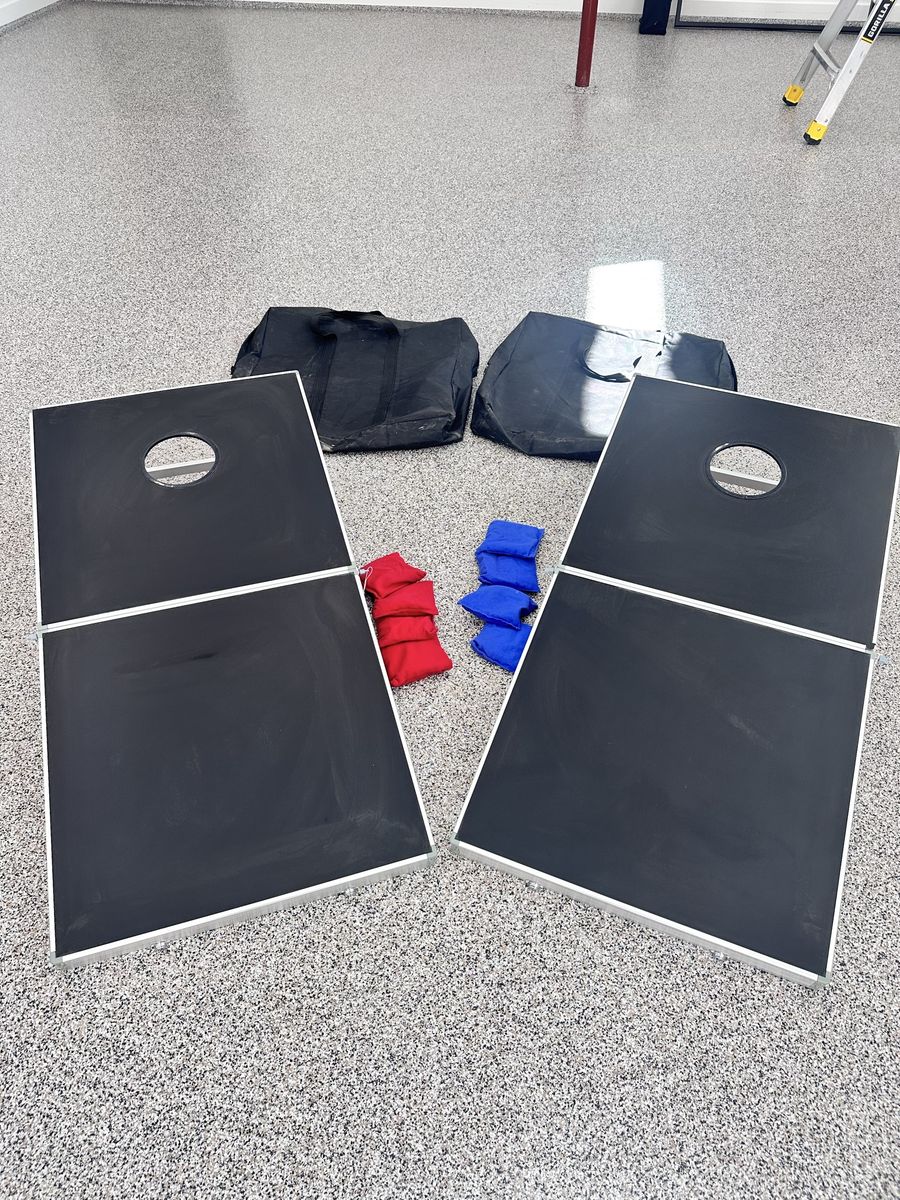 Portable Cornhole Set