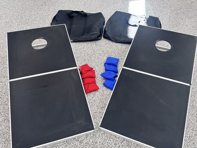 Portable Cornhole Set