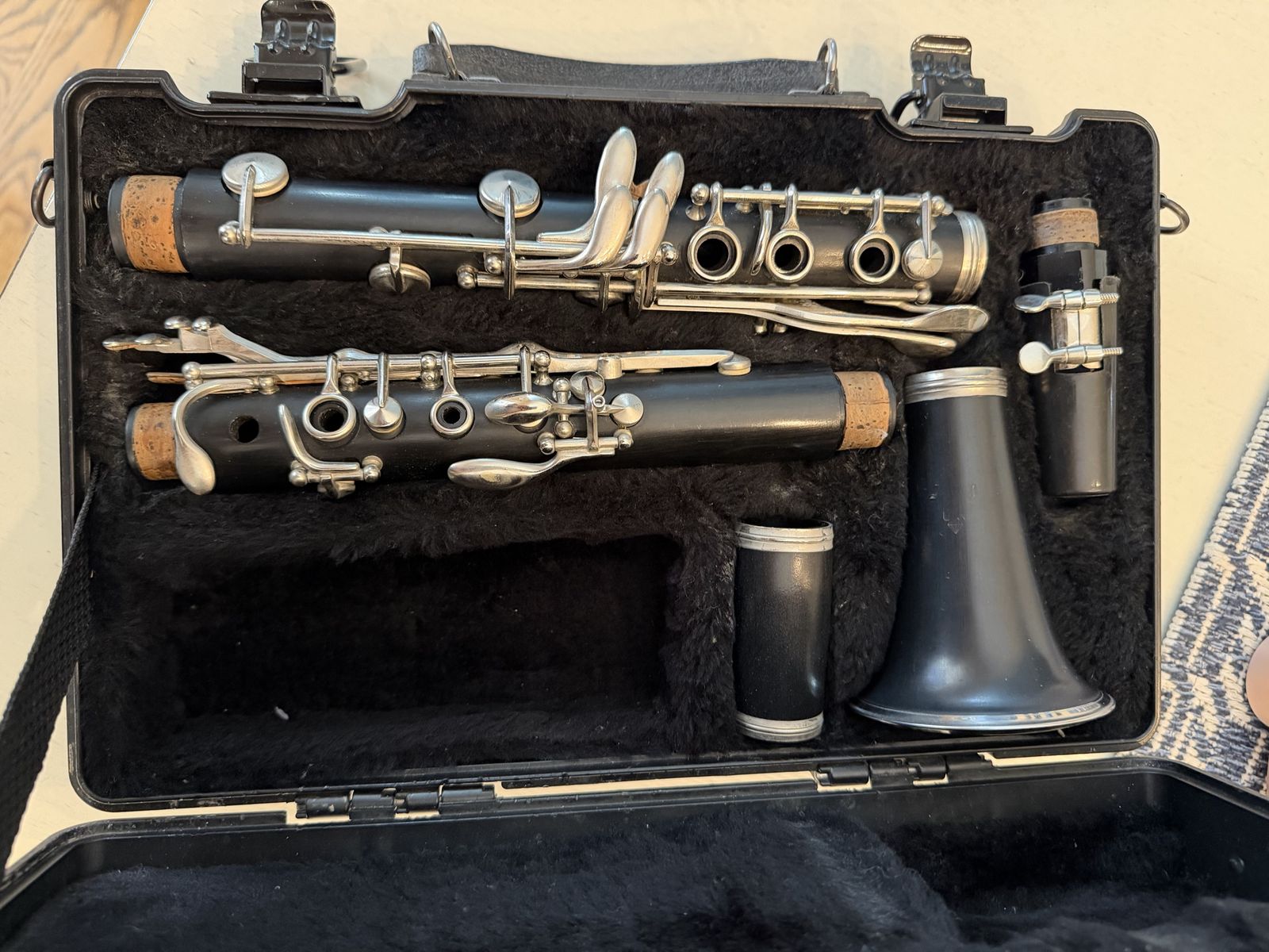 Artley Student Bb Clarinet with Hard Shell Case