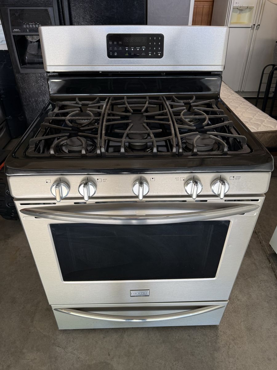 Frigidaire Gallery Stainless Steel Gas Range Stove works great we just moved and had no gas hook up so got a electric $170