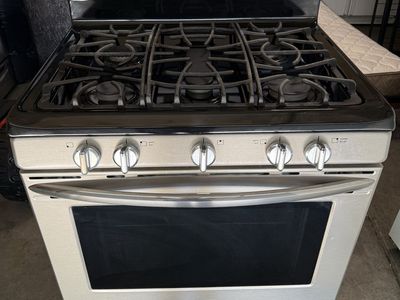 Frigidaire Gallery Stainless Steel Gas Range Stove works great we just moved and had no gas hook up so got a electric $170