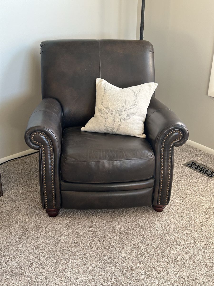 Flexsteel leather chairs