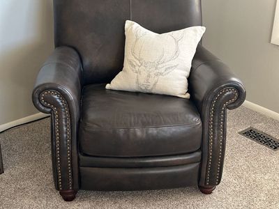 Flexsteel leather chairs