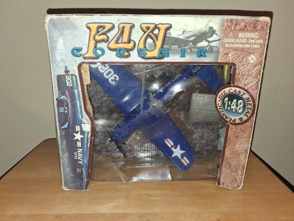 Motormax F4U Corsair 1:48 Scale Die-Cast Metal & Plastic Model Airplane - Blue Navy VF-83